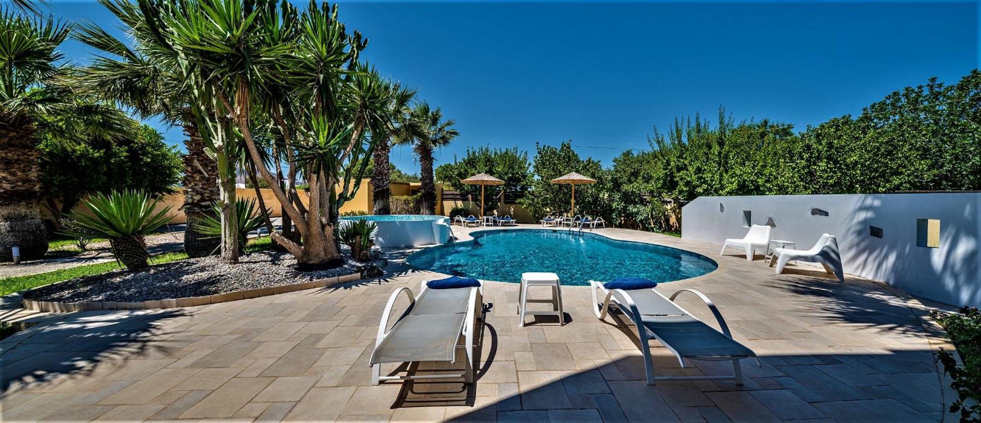 Xenos Villa 2 With A Private Pool,Near The Sea Тигаки Экстерьер фото