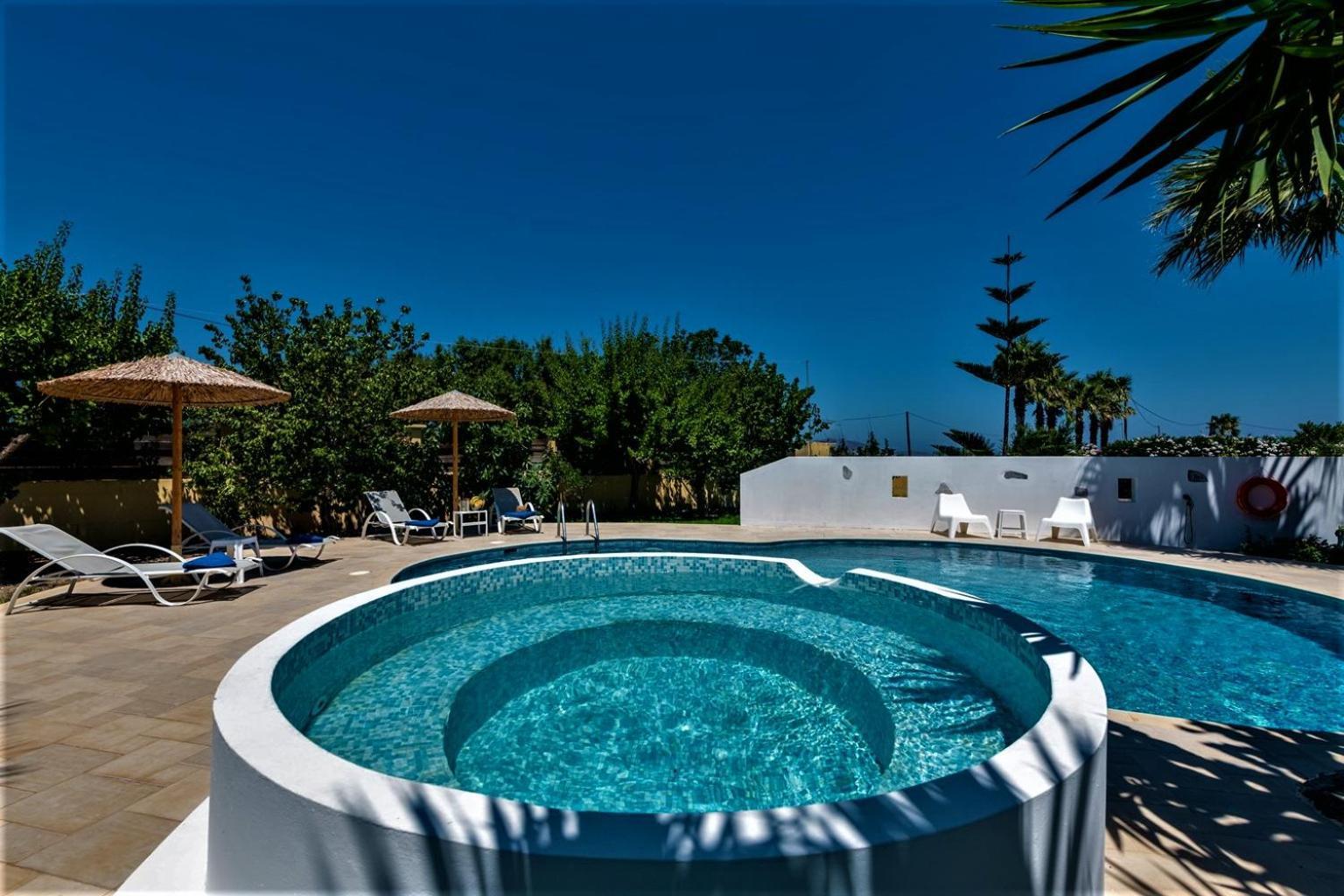 Xenos Villa 2 With A Private Pool,Near The Sea Тигаки Экстерьер фото