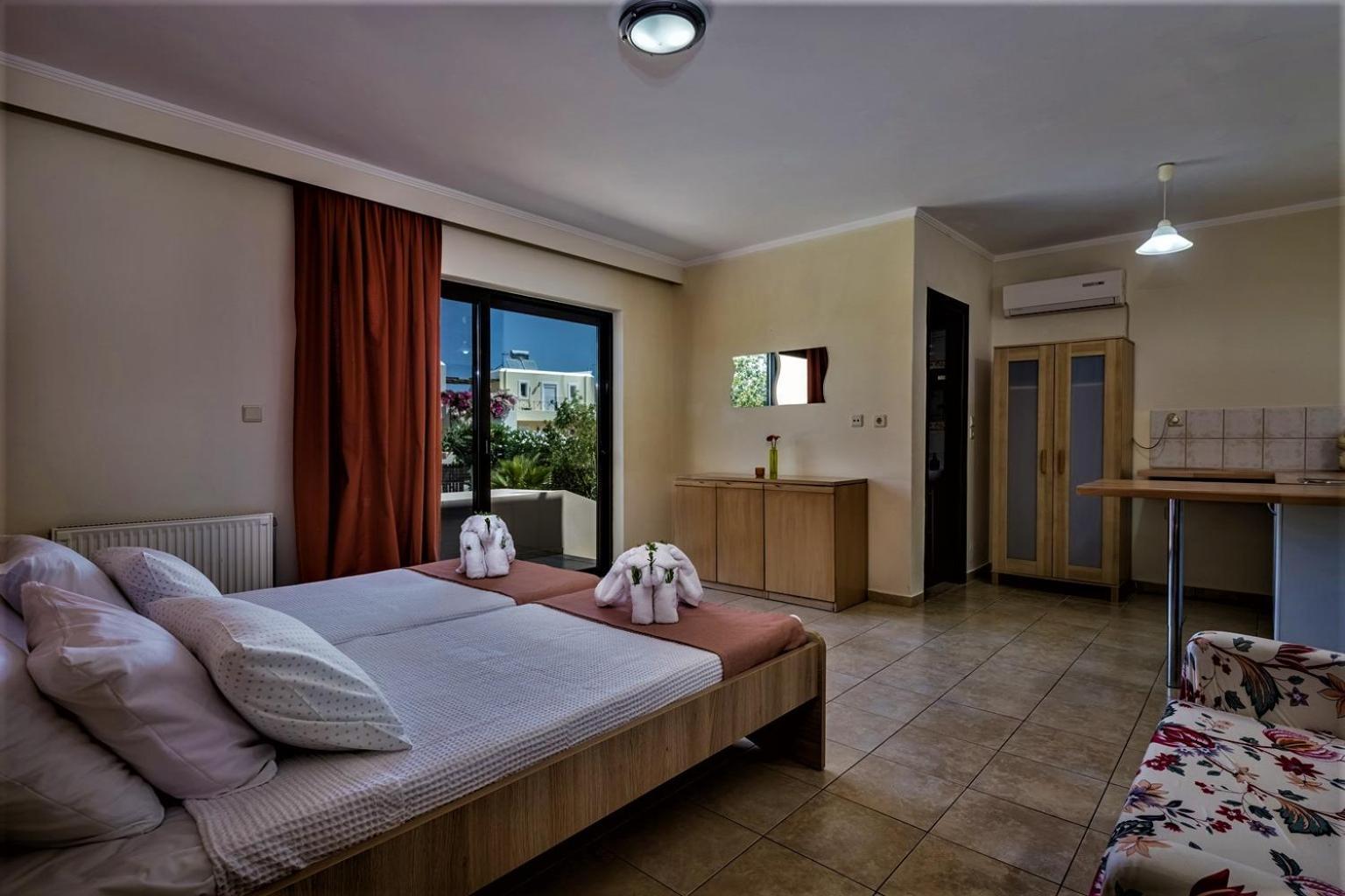 Xenos Villa 2 With A Private Pool,Near The Sea Тигаки Экстерьер фото